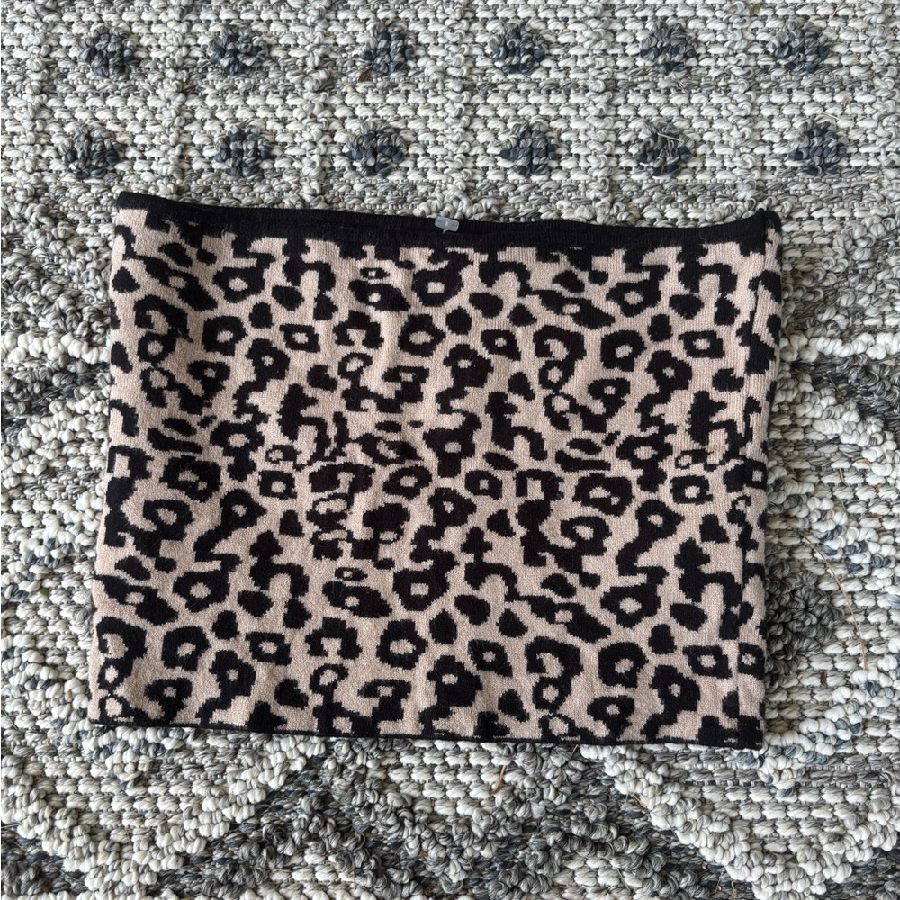 Kendall & Kylie Black and Tan Patterned Top
